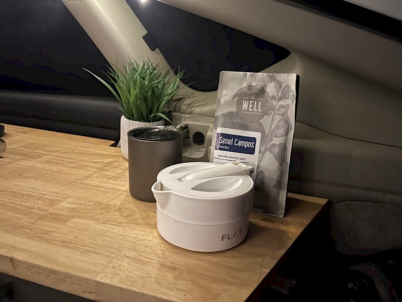 Folding silicone kettle in car camper